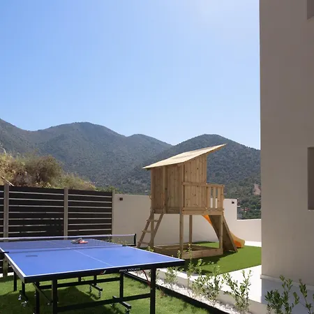 Dias Grand Villa, By Hellocrete * Vlikhadha